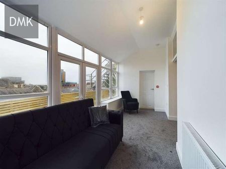 Private Apartment, Carlton Terrace, Swansea, SA1 - Photo 4