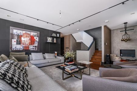 4 bedroom mews to rent - Photo 2