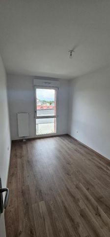 Location Appartement 3 pièces 70m² LILLE 59000 - Photo 3