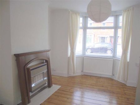 3 bedroom terraced house to rent - Photo 3