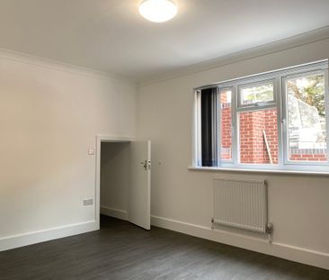 Poole, Dorset - Photo 4