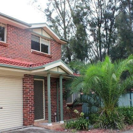 Great Two Bedroom Townhouse - Photo 1