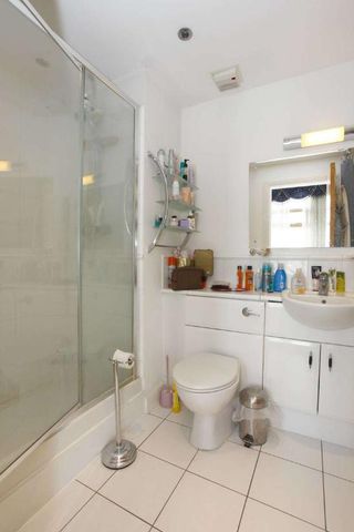 Hanover Avenue, Docklands, E16 - Photo 3