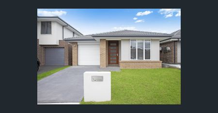 Spacious and convenient family home - Photo 5