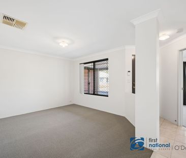 Beautifully Refurbished Family Home with Stunning Gardens - Photo 2