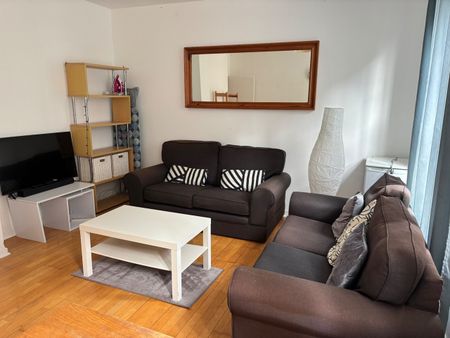 3 Bed Flat, White House, SW11 - Photo 2
