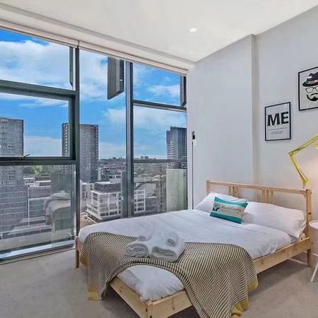 Luxury TWO BEDROOM Apartment with FURNISHED and CITY VIEW! - Photo 3