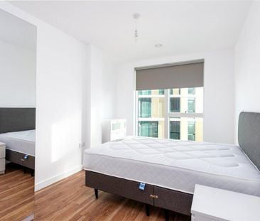 2 bedroom flat to rent - Photo 2