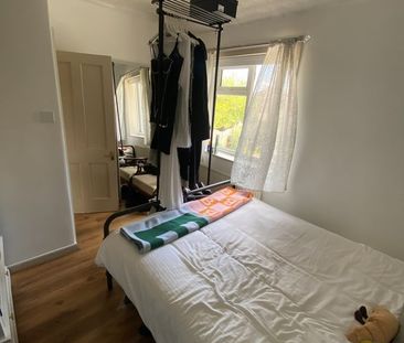 2 Bed Semi-Detached House, Reigate Road, BR1 - Photo 6