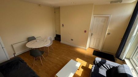 3 bedroom terraced house to rent - Photo 3