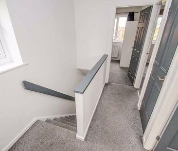 3 bedroom semi-detached house to rent - Photo 4