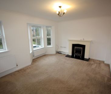 Bucklow Gardens, Lymm - Photo 1