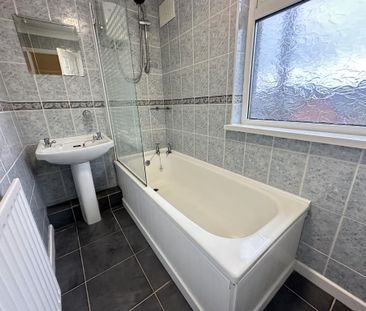 2 bedroom end of terrace house to rent - Photo 1