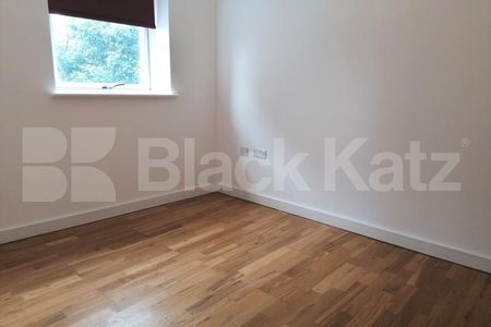 Boasting size, quality & location - Photo 2