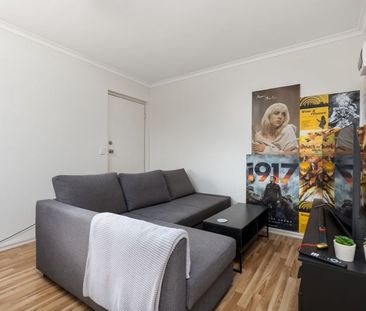 1 BEDROOM UNIT FULLY RENOVATED - Photo 2