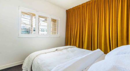 Fully Renovated - As Seen in House & Garden - Photo 2