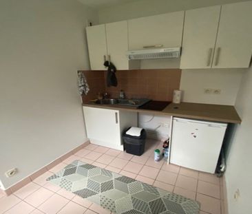 Location Appartement 1 pièce 28m² LILLE 59000 - Photo 2