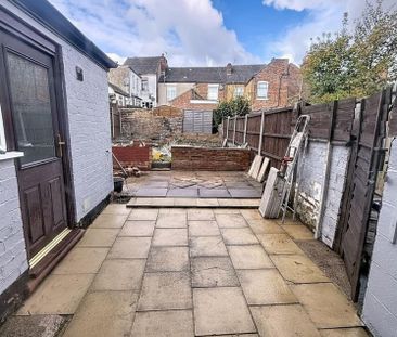 2 bedroom terraced house to rent - Photo 5