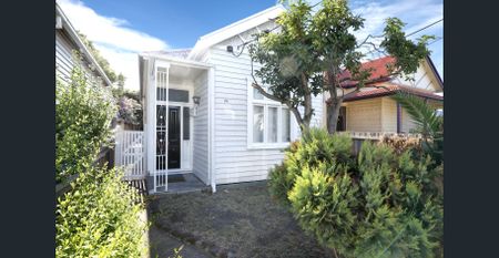 Charming period home - Photo 5