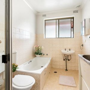 Ideally Located One-Bedroom Apartment in the Heart of Summer Hill - Photo 3