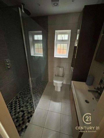 Domers Wells Lane, UB1 - Photo 4