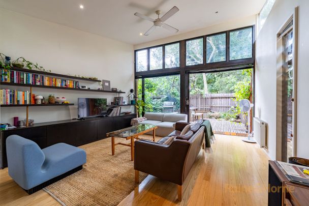 Stunning 2-Bedroom Terrace in the Heart of Brunswick with parkland at your door step! - Photo 1