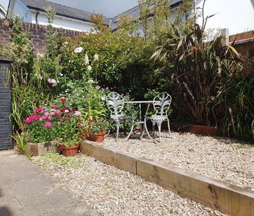 2 bedroom semi-detached house to rent - Photo 5