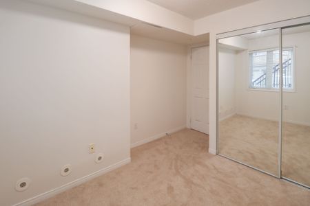 For Lease - 4975 Southampton Drive Unit# 195, Mississauga, Ontario - Photo 5