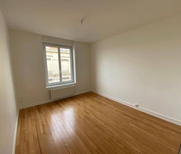 Location appartement rénové 4 pièces 101.8 m² à Vienne (38200) 4 - Photo 4