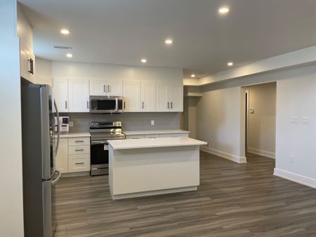 For Lease - 6484 Sam Iorfida Drive, Niagara Falls, Ontario - Photo 4