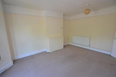 2 bedroom maisonette to rent - Photo 3