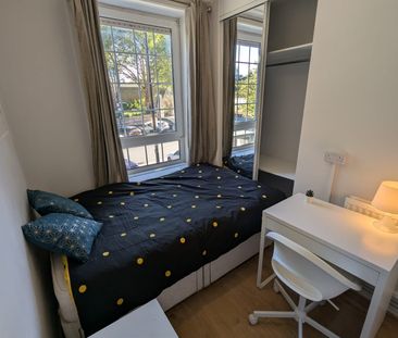 Alton House – Room 2 - Photo 5