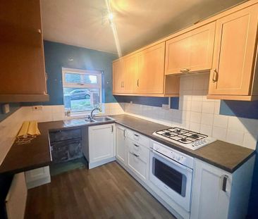 3 bedroom semi-detached house to rent - Photo 6