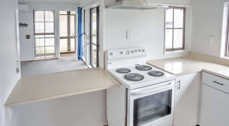 NICE AND FRESH TWO BEDROOM UPSTAIRS TOWNHOUSE: - Photo 2