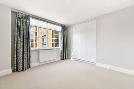 A bright and beautifully refurbished two bedroom apartment in a well run apartment block situated on Sloane Street. - Photo 5