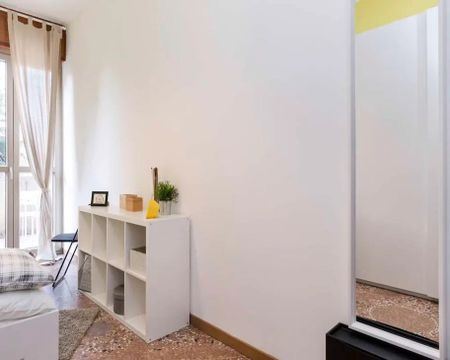 Viale Giovanni Vicini, Bologna, Emilia-Romagna 40122 - Photo 4