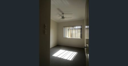 WELL PRESENTED 4 BEDROOM FAMILY HOME - AIR CONDITIONED - LOOKS GOOD THROUGHOUT - SUIT A FAMILY AS HAS PLENTY OF ROOM - - Photo 5