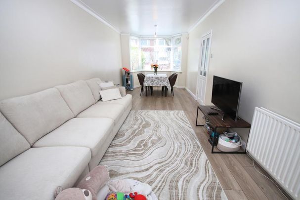 3 bedroom semi-detached house to rent - Photo 1