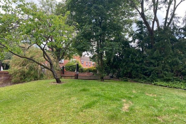 Baxter Avenue - Photo 1