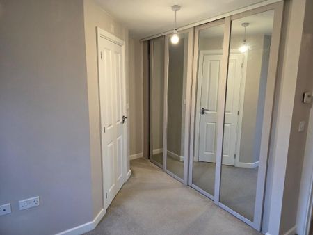 3 bedroom semi-detached house to rent - Photo 5