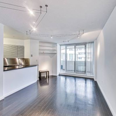 Spacious 1BR condo in downtown Toronto with parking - Photo 4