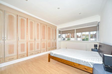 4 bedroom flat to rent - Photo 4