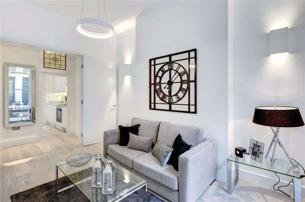 Beautifully presented refurbished one bedroom apartment in the heart of Mayfair. - Photo 1