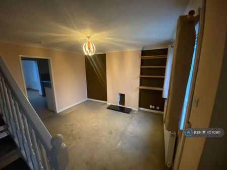 2 bedroom semi-detached house to rent - Photo 4