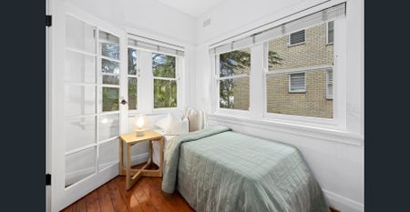 Private lifestyle apartment in central setting - Photo 4