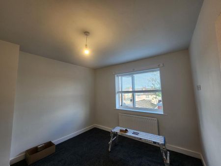 3 bedroom semi-detached house to rent - Photo 4