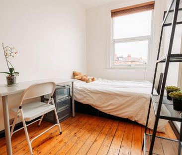 6 bedroom terraced house to rent - Photo 3