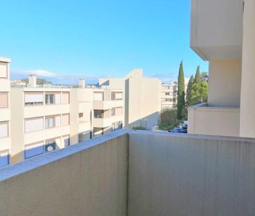 F1 27.3 m², balcon. Cuisine indépendante équipée. - Photo 3