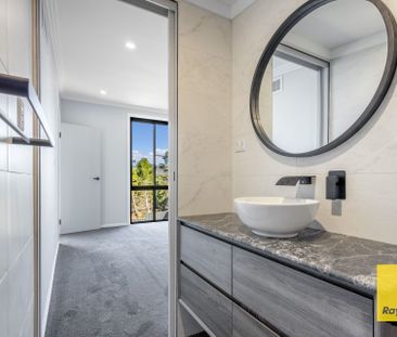 Modern Townhouse - Photo 4