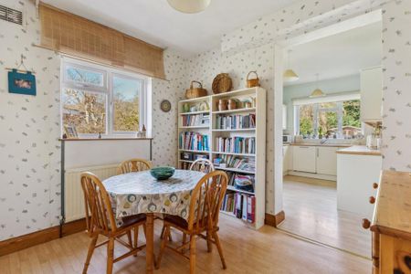 4 bedroom detached house to rent - Photo 4